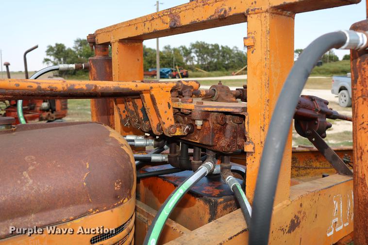 image for item DD0132 1948 Mccormick Farmall M tractor