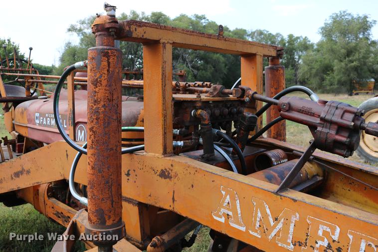 image for item DD0132 1948 Mccormick Farmall M tractor