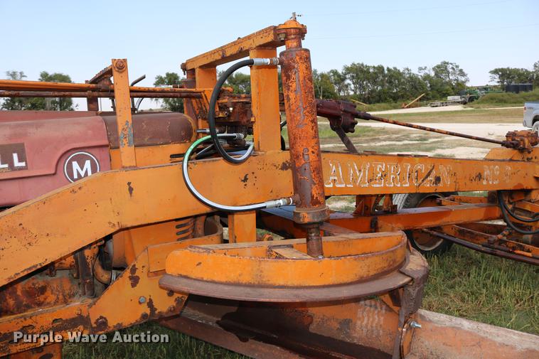 image for item DD0132 1948 Mccormick Farmall M tractor