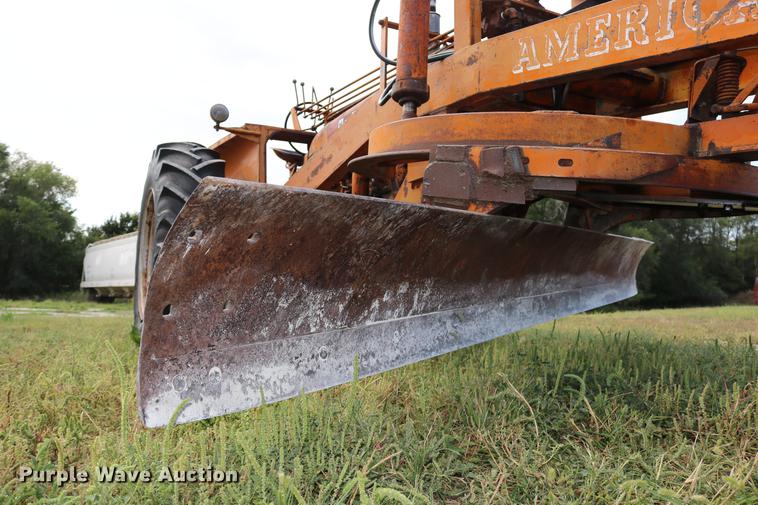 image for item DD0132 1948 Mccormick Farmall M tractor