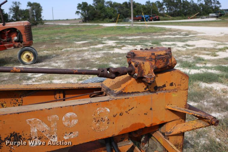 image for item DD0132 1948 Mccormick Farmall M tractor