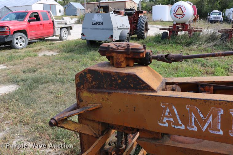 image for item DD0132 1948 Mccormick Farmall M tractor