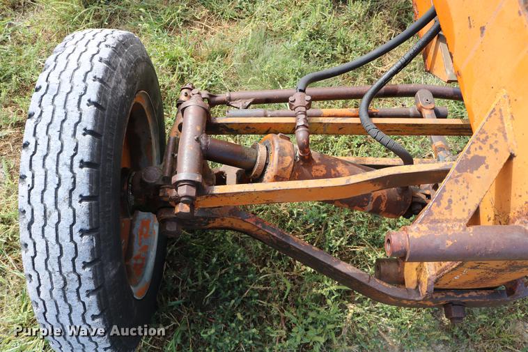 image for item DD0132 1948 Mccormick Farmall M tractor