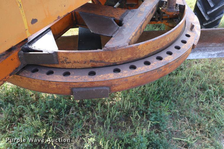 image for item DD0132 1948 Mccormick Farmall M tractor