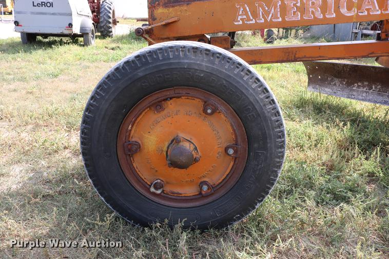 image for item DD0132 1948 Mccormick Farmall M tractor