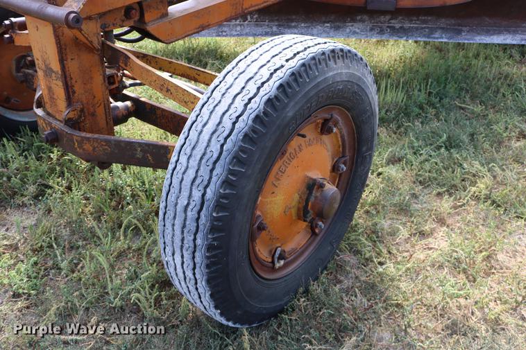 image for item DD0132 1948 Mccormick Farmall M tractor