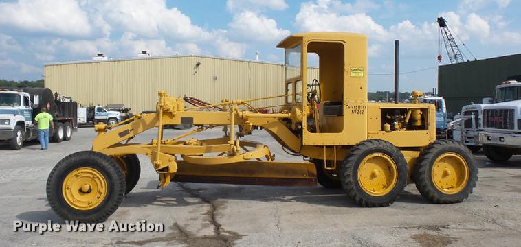 image for item DD1505 Caterpillar 212 motor grader