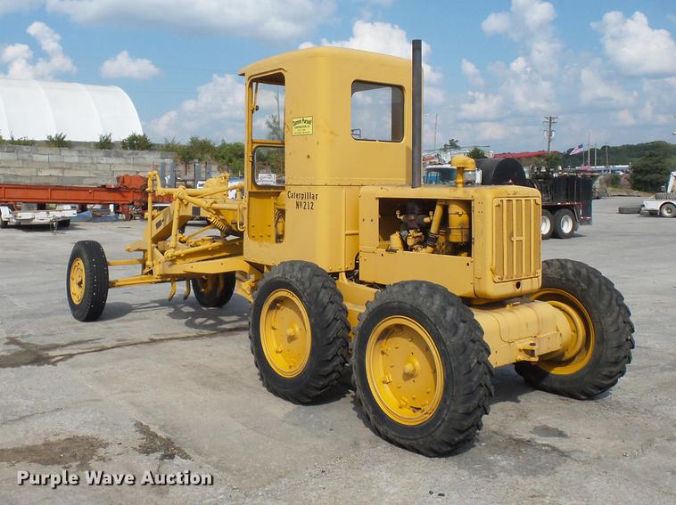 image for item DD1505 Caterpillar 212 motor grader