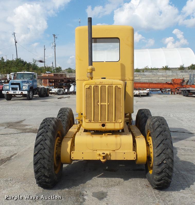 image for item DD1505 Caterpillar 212 motor grader
