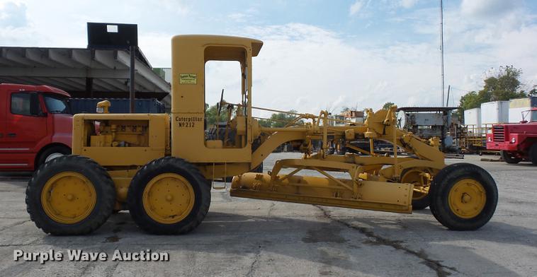 image for item DD1505 Caterpillar 212 motor grader