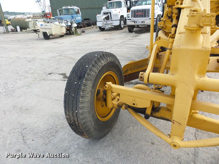 image for item DD1505 Caterpillar 212 motor grader