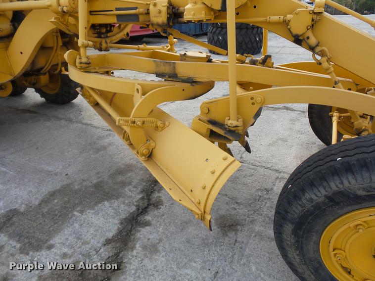 image for item DD1505 Caterpillar 212 motor grader