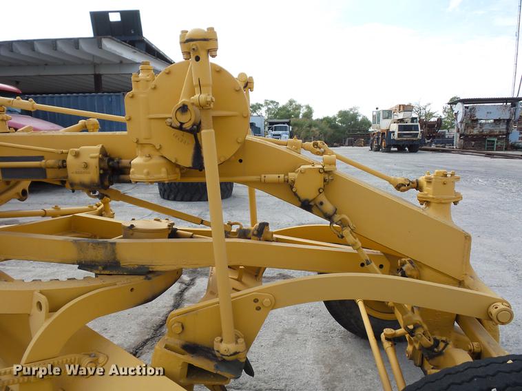 image for item DD1505 Caterpillar 212 motor grader