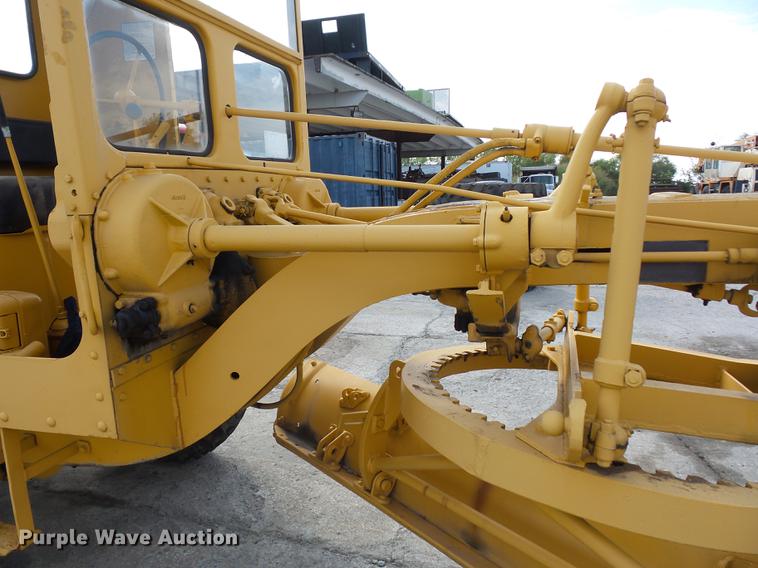 image for item DD1505 Caterpillar 212 motor grader