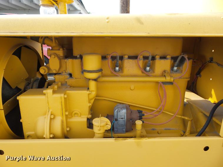 image for item DD1505 Caterpillar 212 motor grader