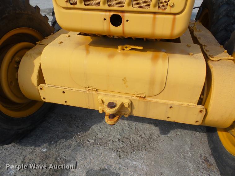 image for item DD1505 Caterpillar 212 motor grader