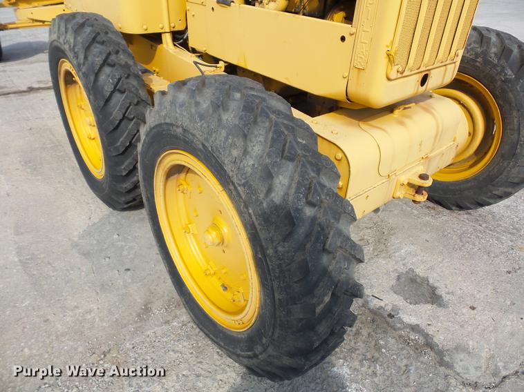image for item DD1505 Caterpillar 212 motor grader