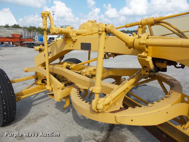 image for item DD1505 Caterpillar 212 motor grader
