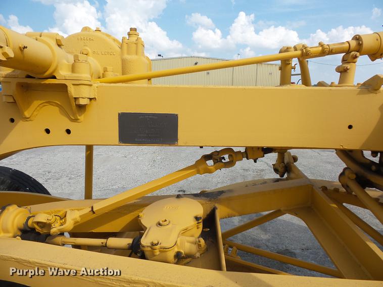 image for item DD1505 Caterpillar 212 motor grader