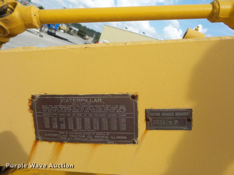image for item DD1505 Caterpillar 212 motor grader
