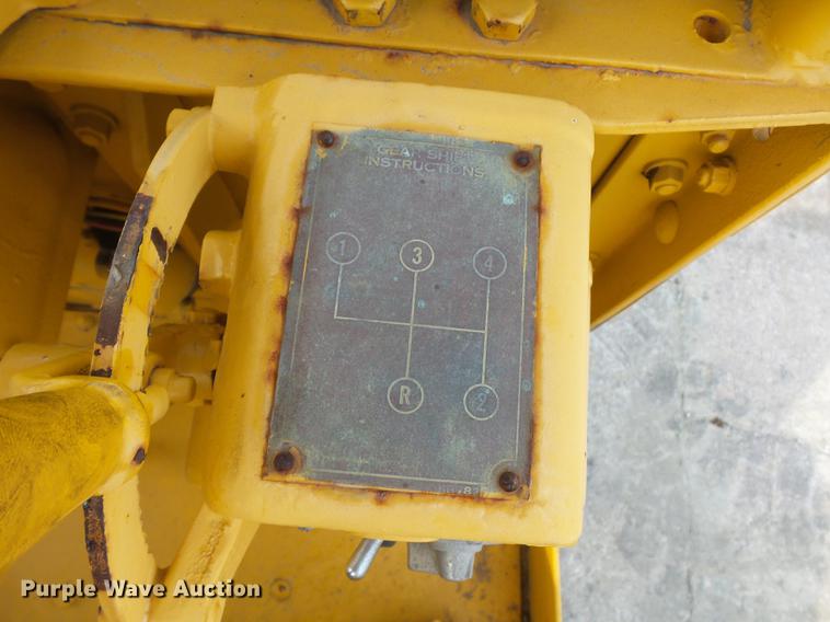 image for item DD1505 Caterpillar 212 motor grader