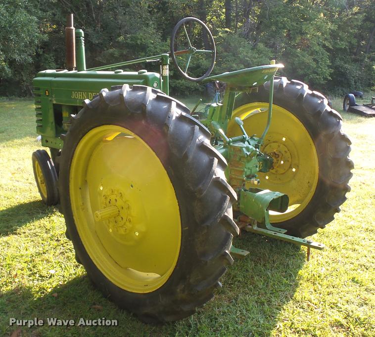 image for item DD1530 1945 John Deere B tractor