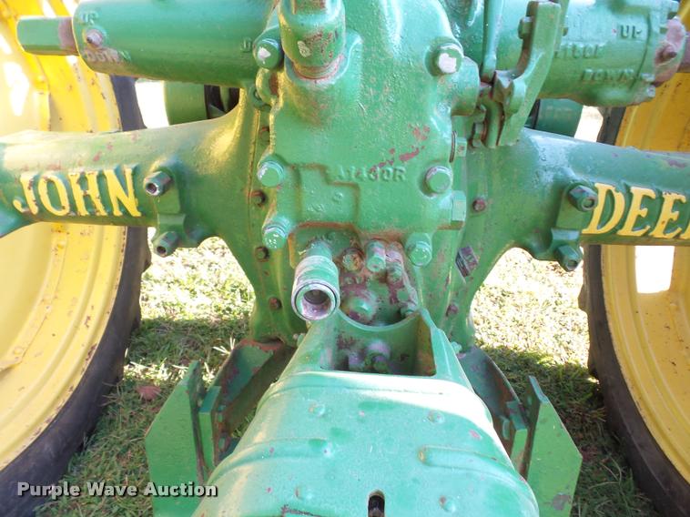 image for item DD1530 1945 John Deere B tractor