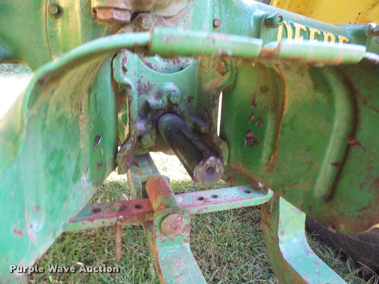 image for item DD1530 1945 John Deere B tractor