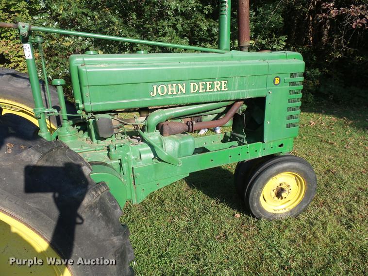 image for item DD1530 1945 John Deere B tractor