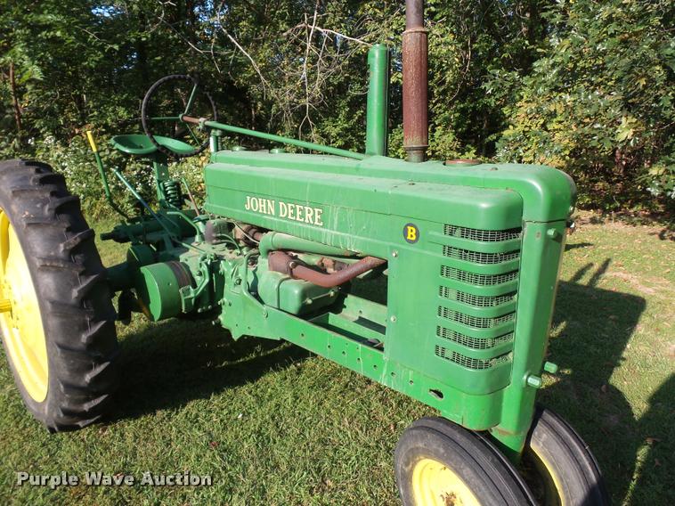 image for item DD1530 1945 John Deere B tractor