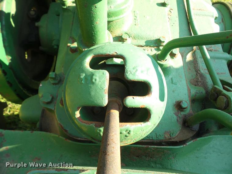 image for item DD1530 1945 John Deere B tractor