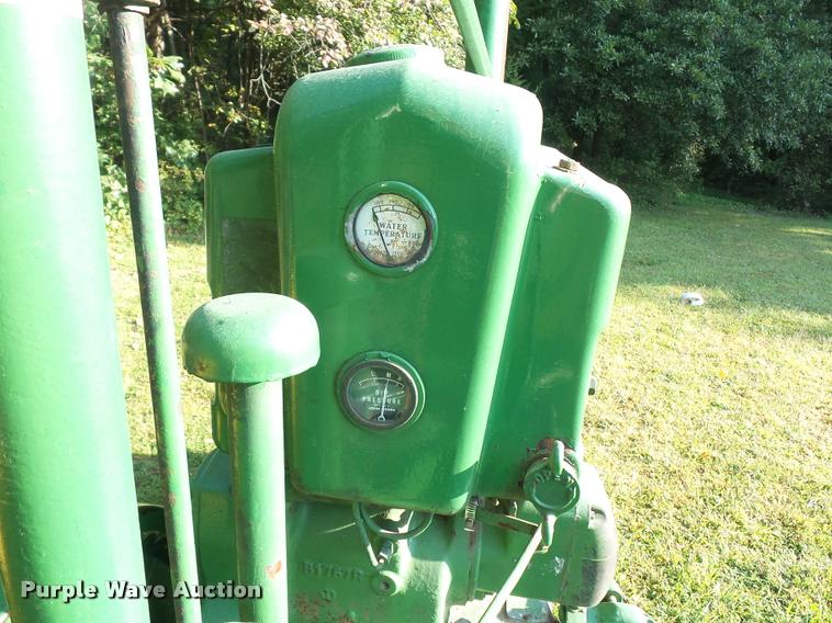 image for item DD1530 1945 John Deere B tractor