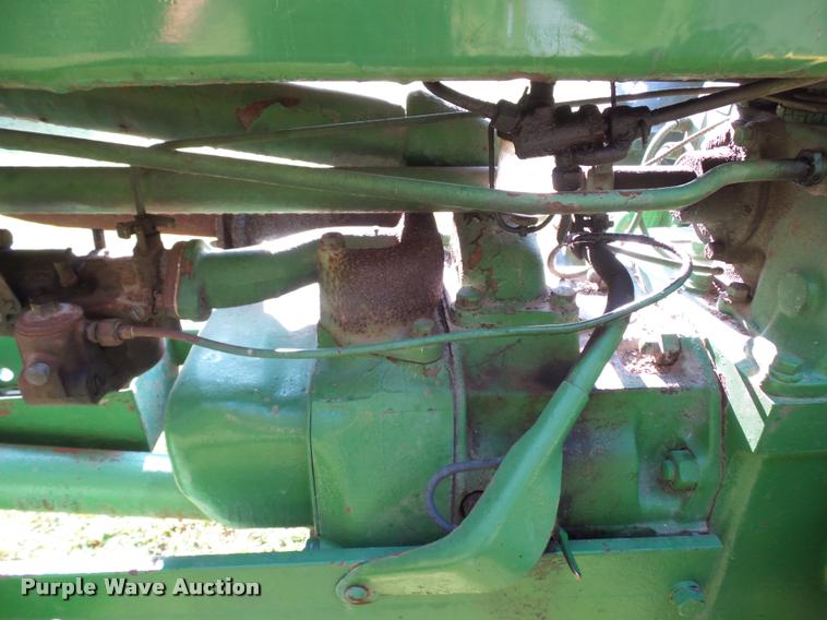 image for item DD1530 1945 John Deere B tractor