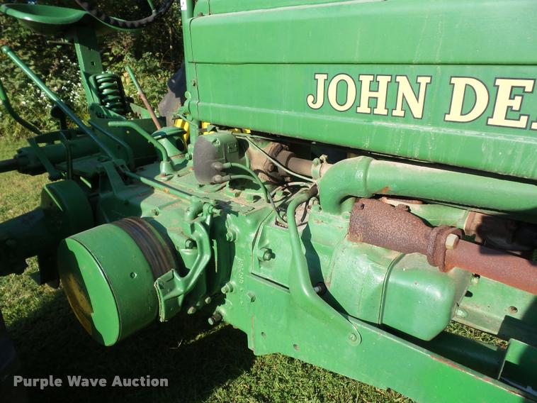 image for item DD1530 1945 John Deere B tractor