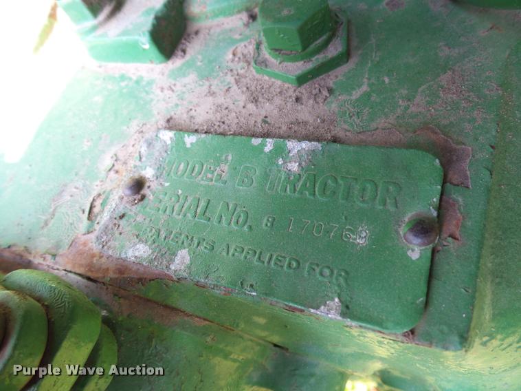 image for item DD1530 1945 John Deere B tractor