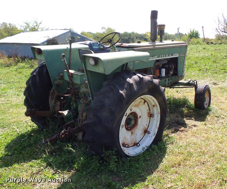 image for item DD1538 Oliver 1800 tractor