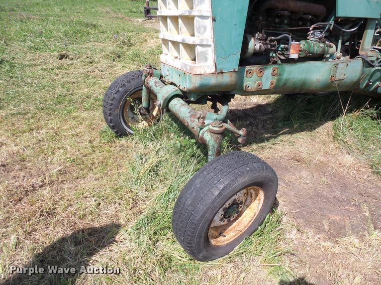 image for item DD1538 Oliver 1800 tractor