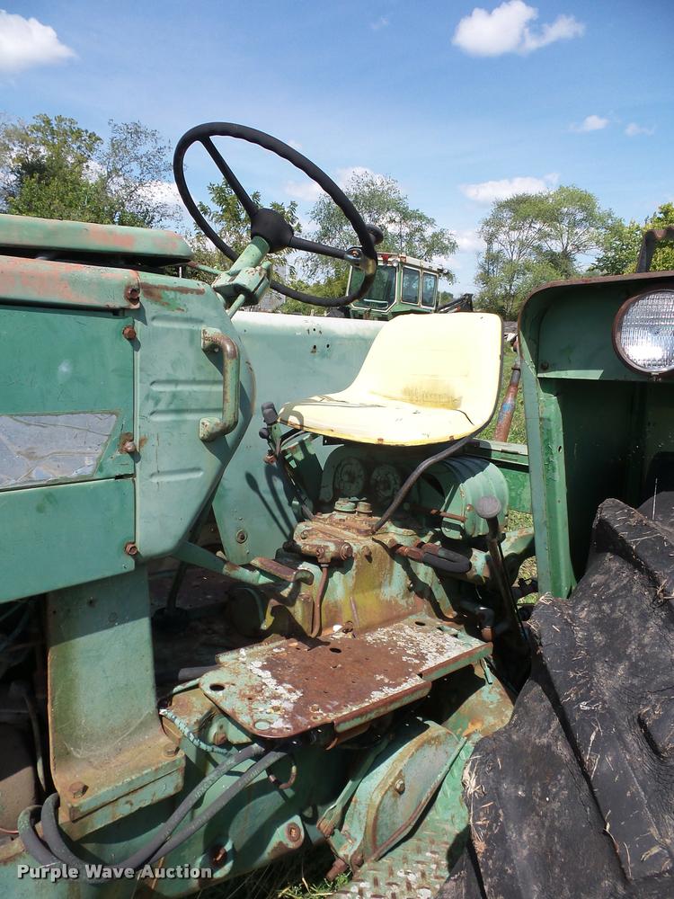image for item DD1538 Oliver 1800 tractor