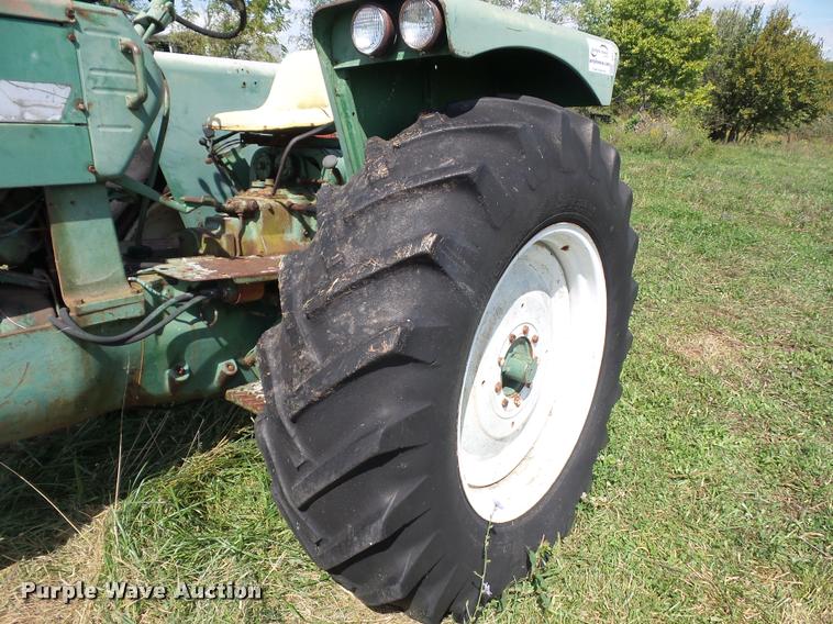 image for item DD1538 Oliver 1800 tractor