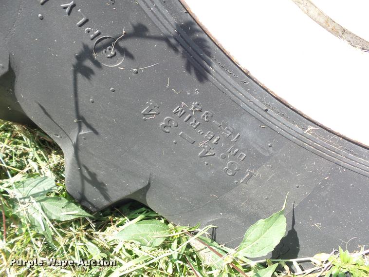 image for item DD1538 Oliver 1800 tractor