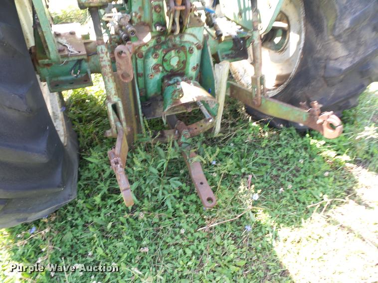 image for item DD1538 Oliver 1800 tractor
