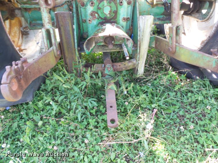 image for item DD1538 Oliver 1800 tractor