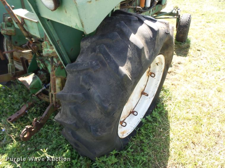 image for item DD1538 Oliver 1800 tractor