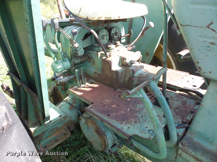 image for item DD1538 Oliver 1800 tractor