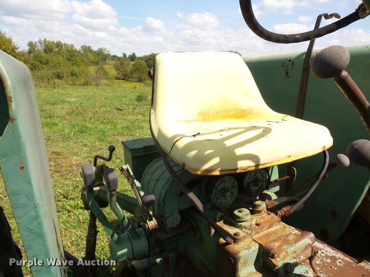 image for item DD1538 Oliver 1800 tractor