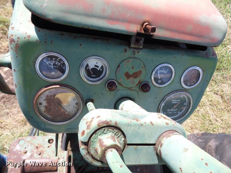 image for item DD1538 Oliver 1800 tractor