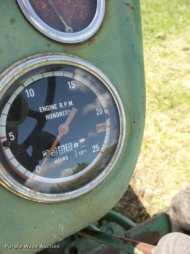 image for item DD1538 Oliver 1800 tractor