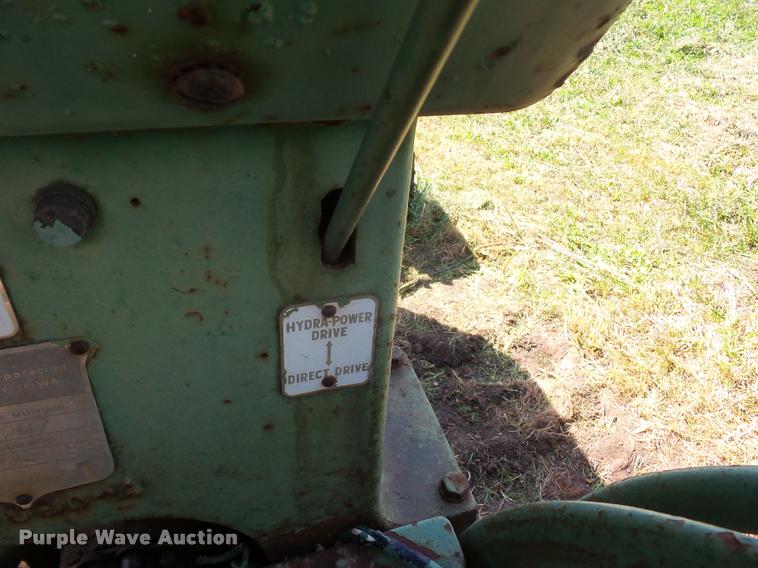 image for item DD1538 Oliver 1800 tractor