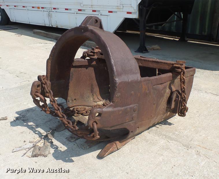 Drag bucket in Liberty, MO Item DD2060 sold Purple Wave