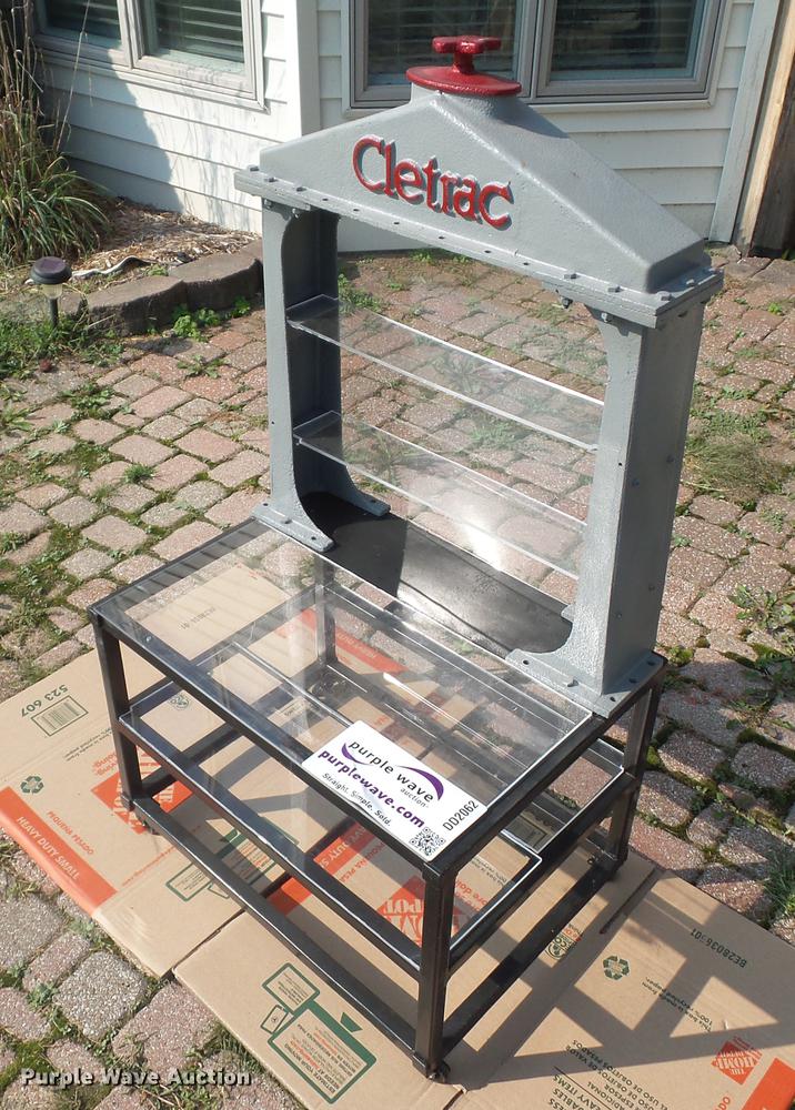 image for item DD2062 1920 Clettrac W hard nose display case